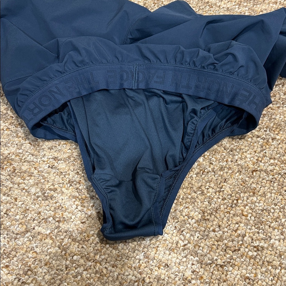 The North Face Women’s M Wander Athletic Lined Shorts Logo Waistband zip pocket - Picture 6 of 11
